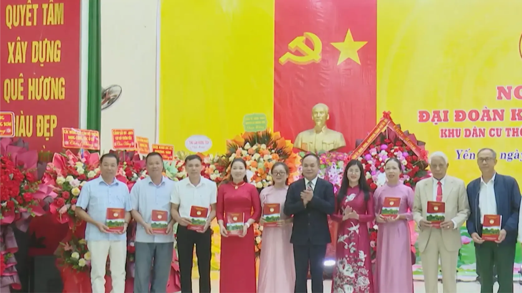 Giám đốc CATP dự ngày hội đại đoàn kết xã Hương Sơn